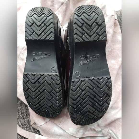Dansko nurse shoes - Picture 7 of 7